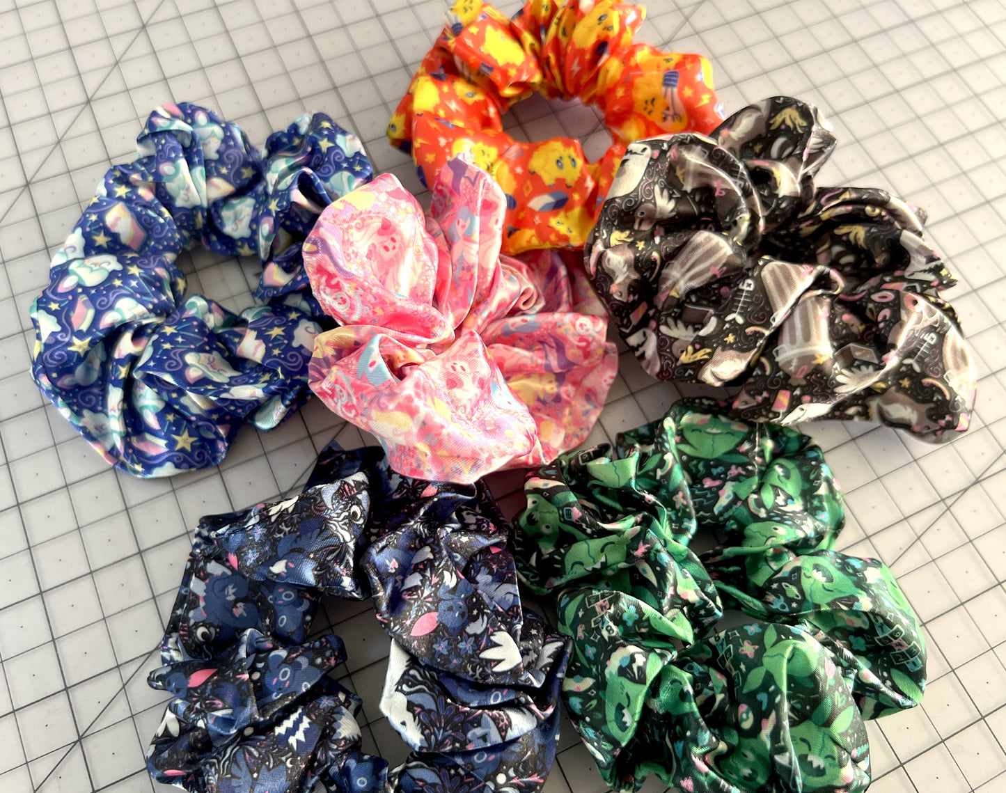 Jumping Joltik Scrunchie