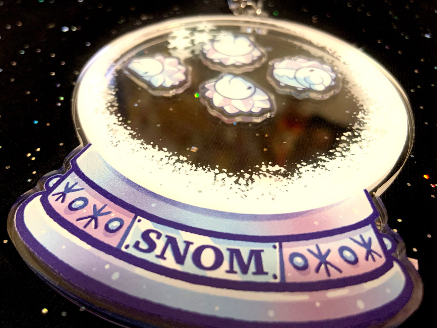 Snomglobe 4" Shaker Charm