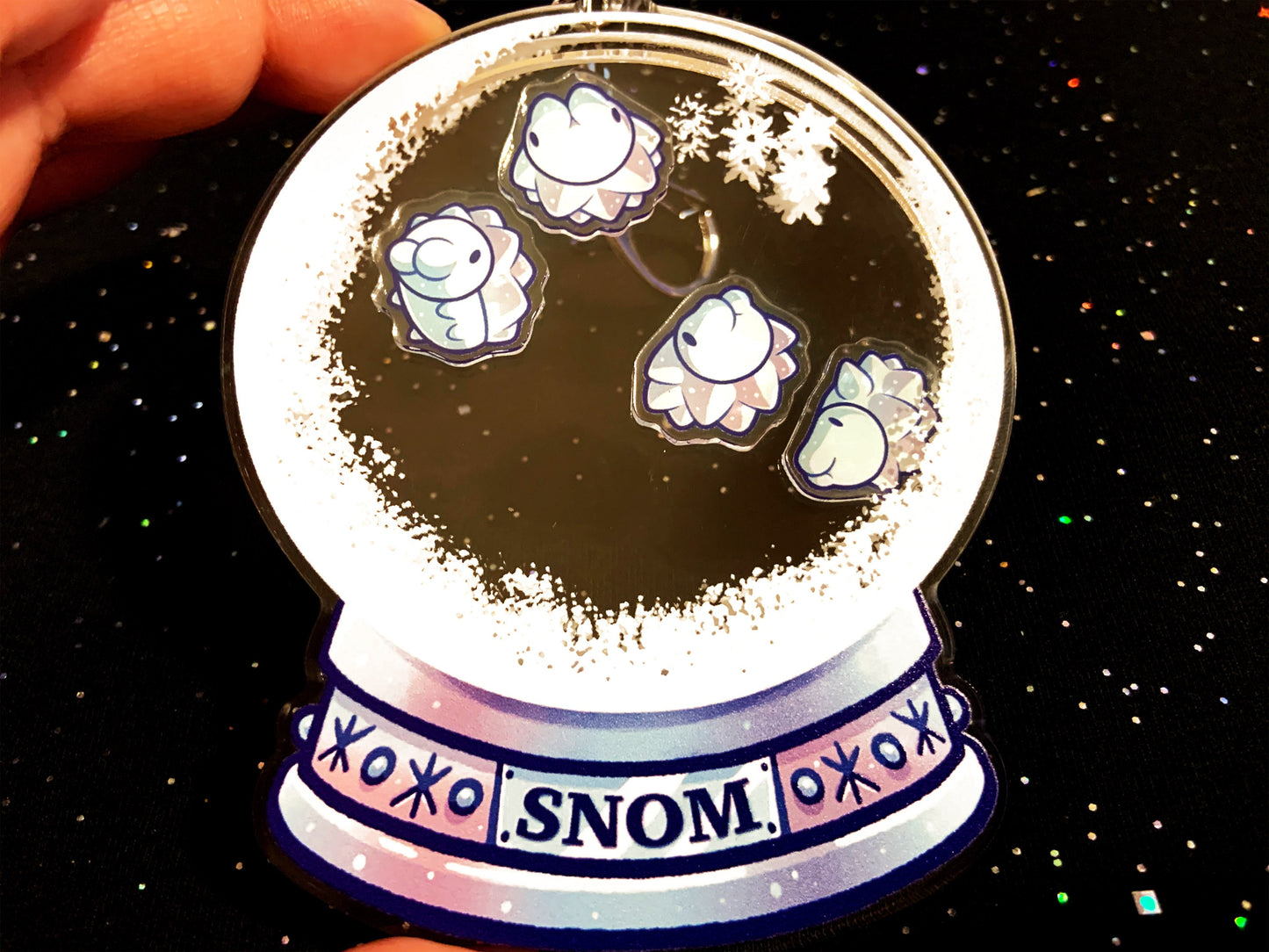Snomglobe 4" Shaker Charm